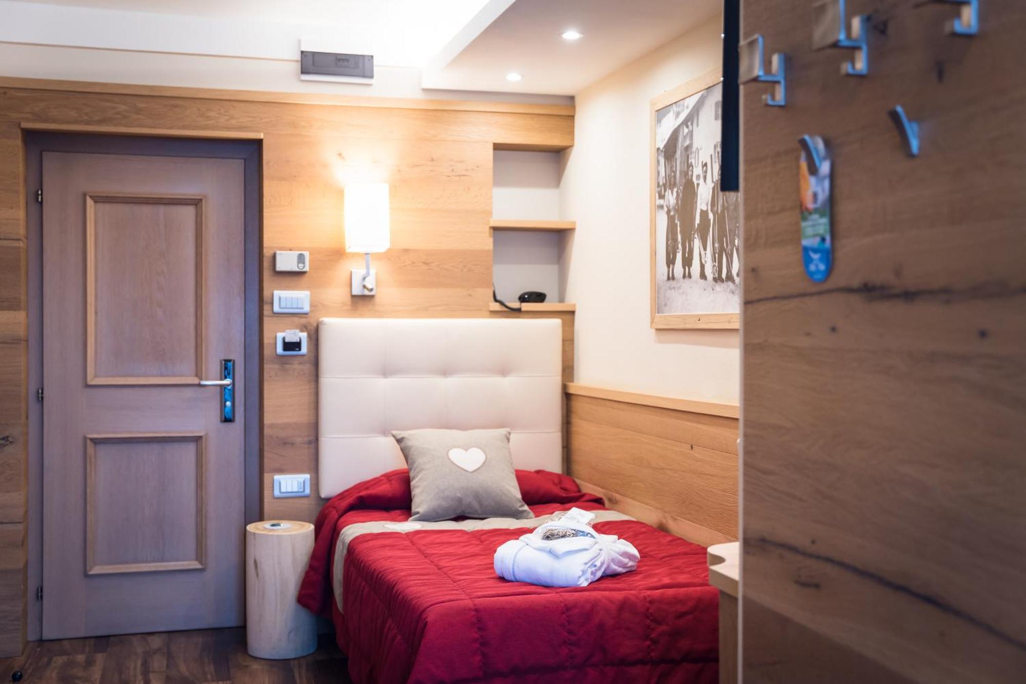Hotel Alle Alpi Moena Eksteriør billede