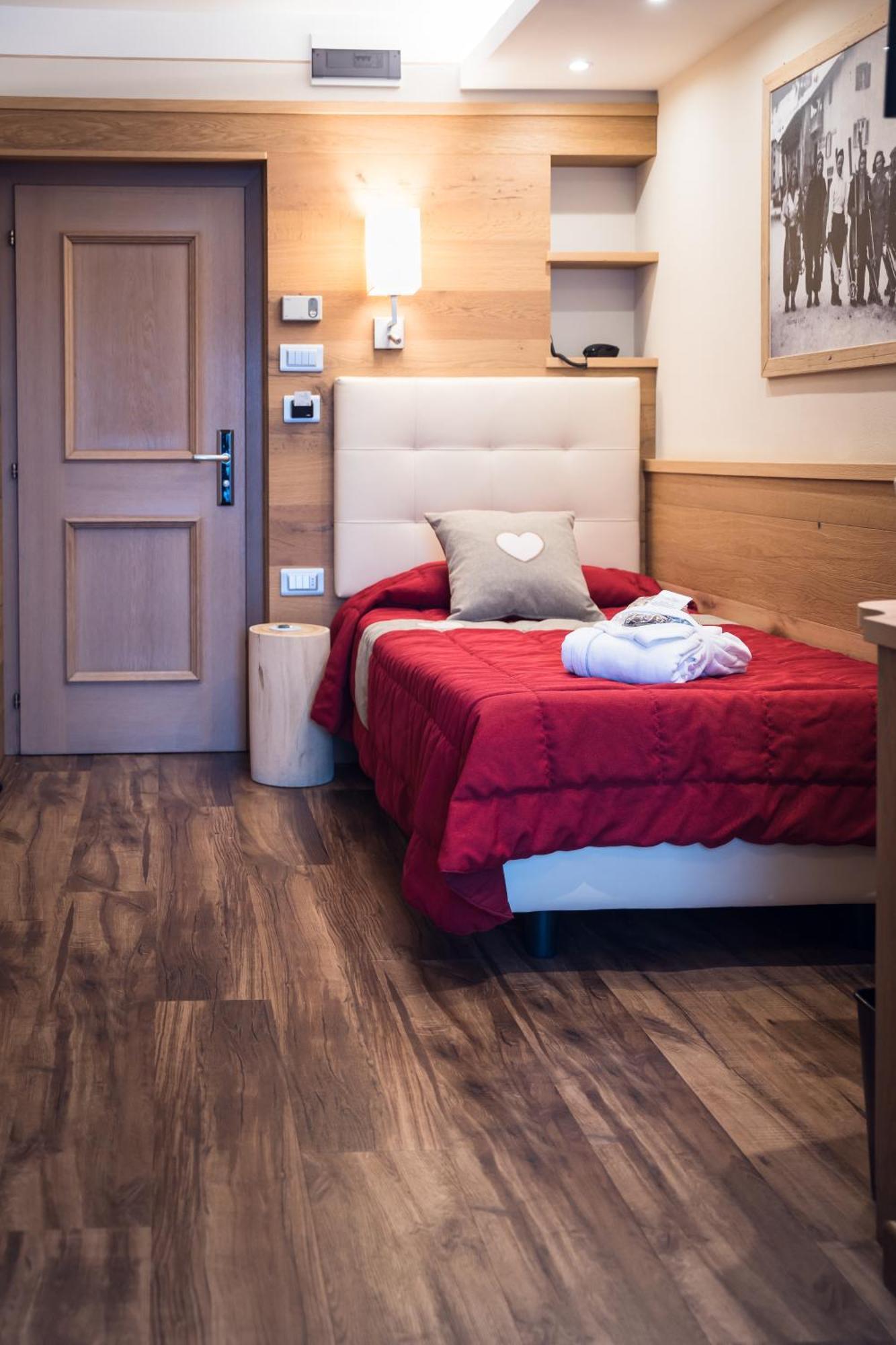 Hotel Alle Alpi Moena Eksteriør billede
