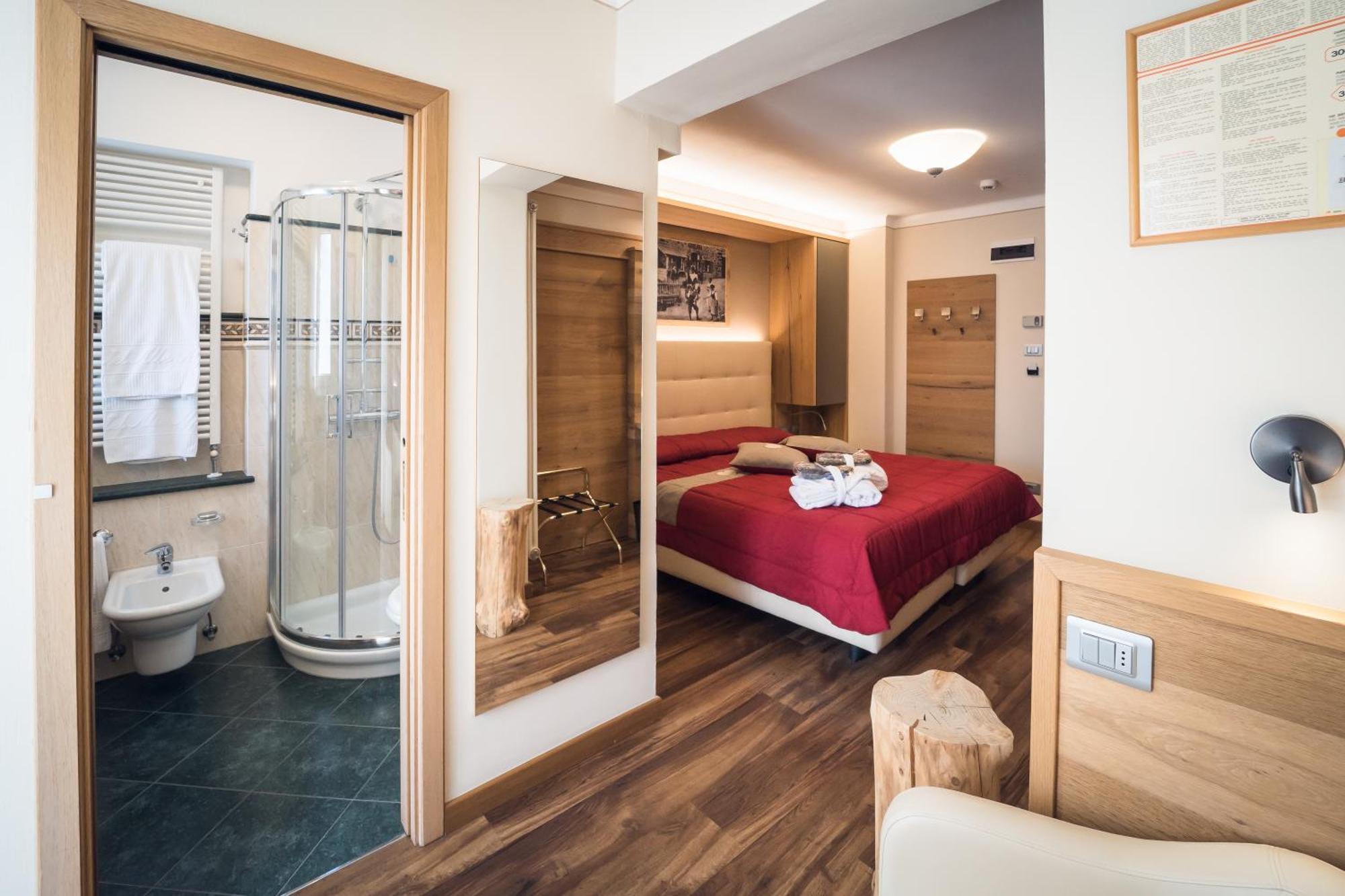Hotel Alle Alpi Moena Eksteriør billede