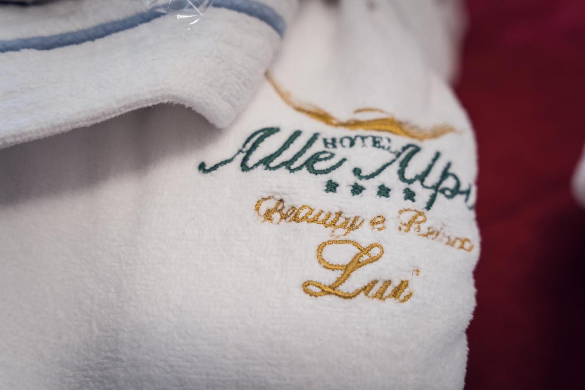 Hotel Alle Alpi Moena Eksteriør billede