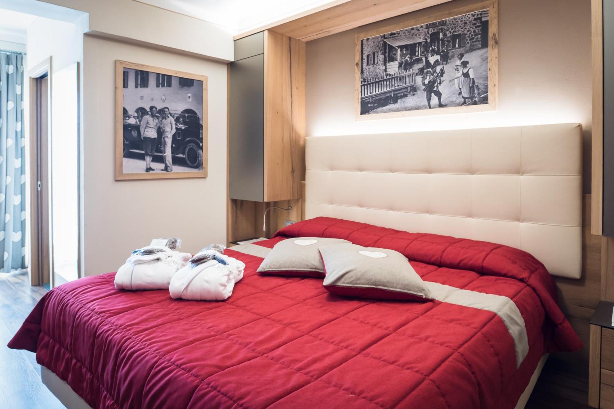 Hotel Alle Alpi Moena Eksteriør billede