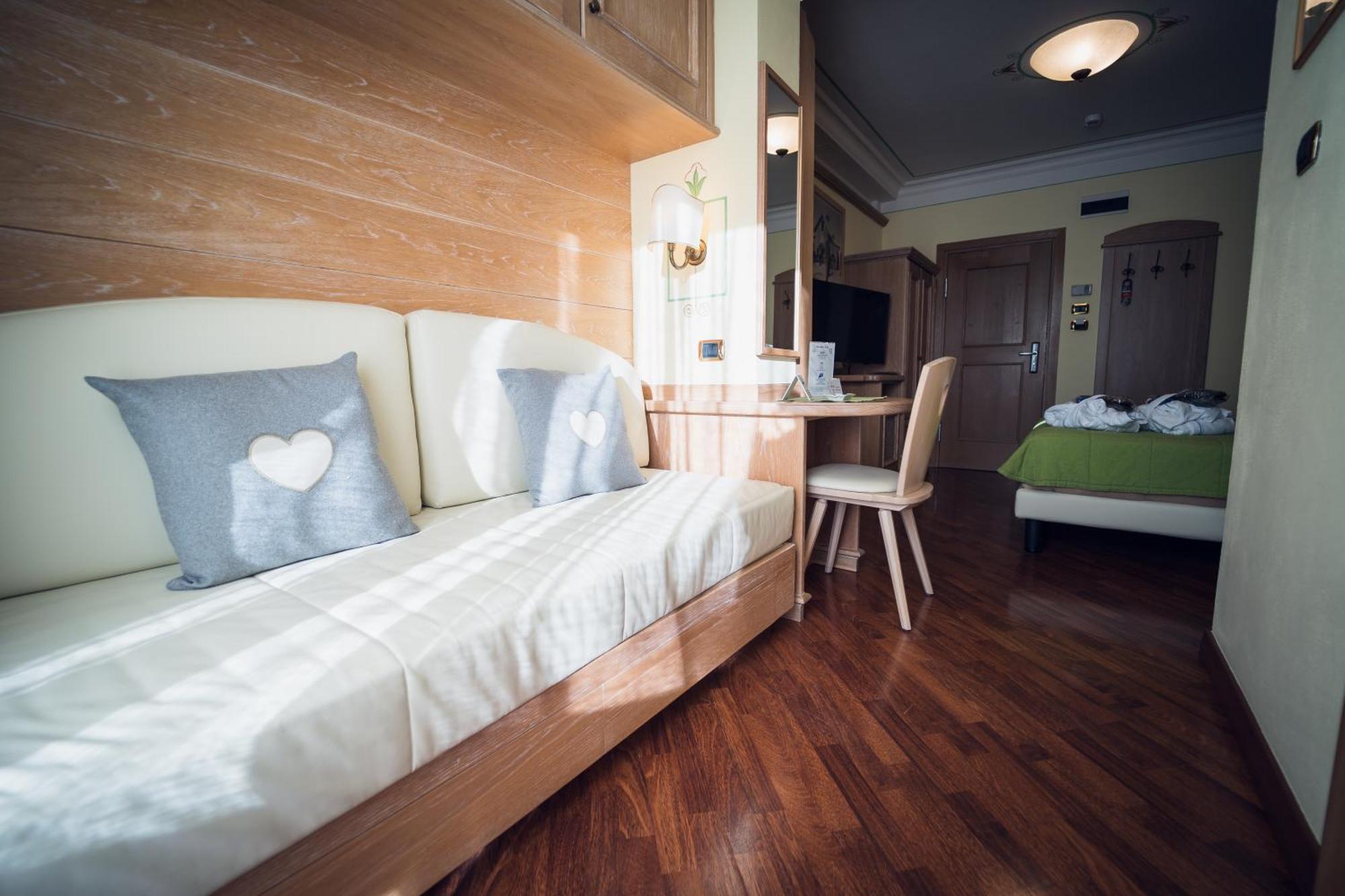 Hotel Alle Alpi Moena Eksteriør billede