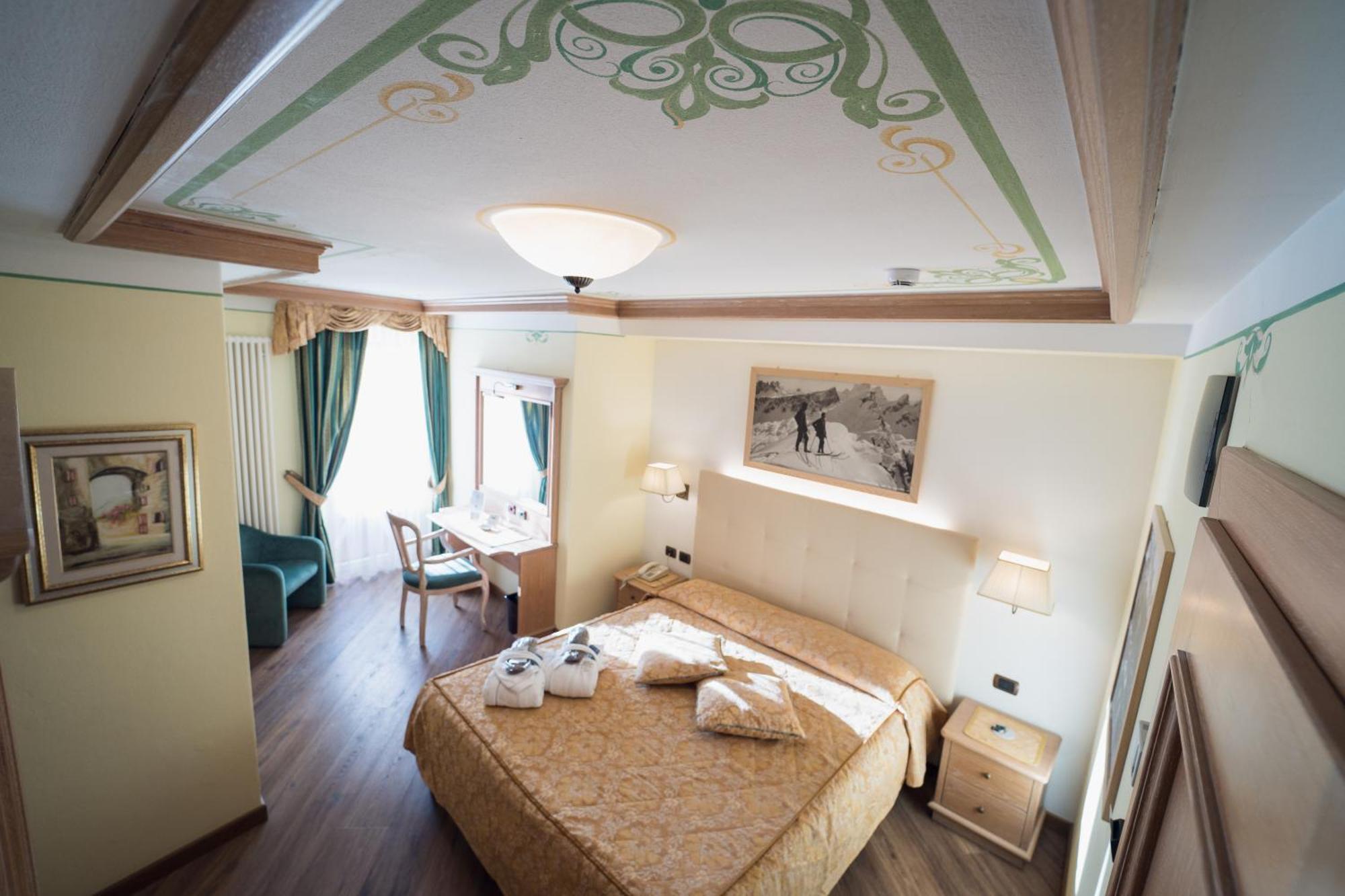 Hotel Alle Alpi Moena Eksteriør billede