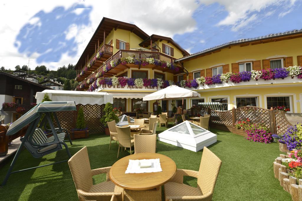 Hotel Alle Alpi Moena Eksteriør billede